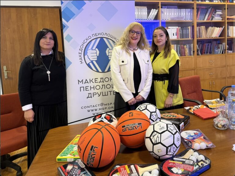 Предновогодишна донација на спортска опрема и игри за ВПД Волковија – Тетово